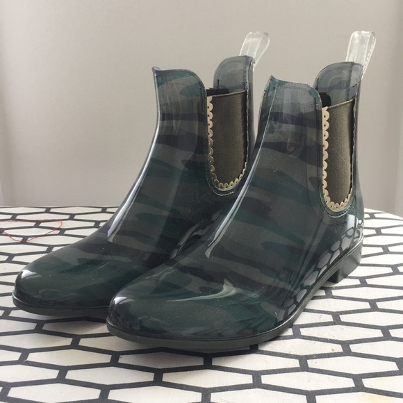 Camouflage Booties (fits like size 10/10.5) - Picture 2 of 4